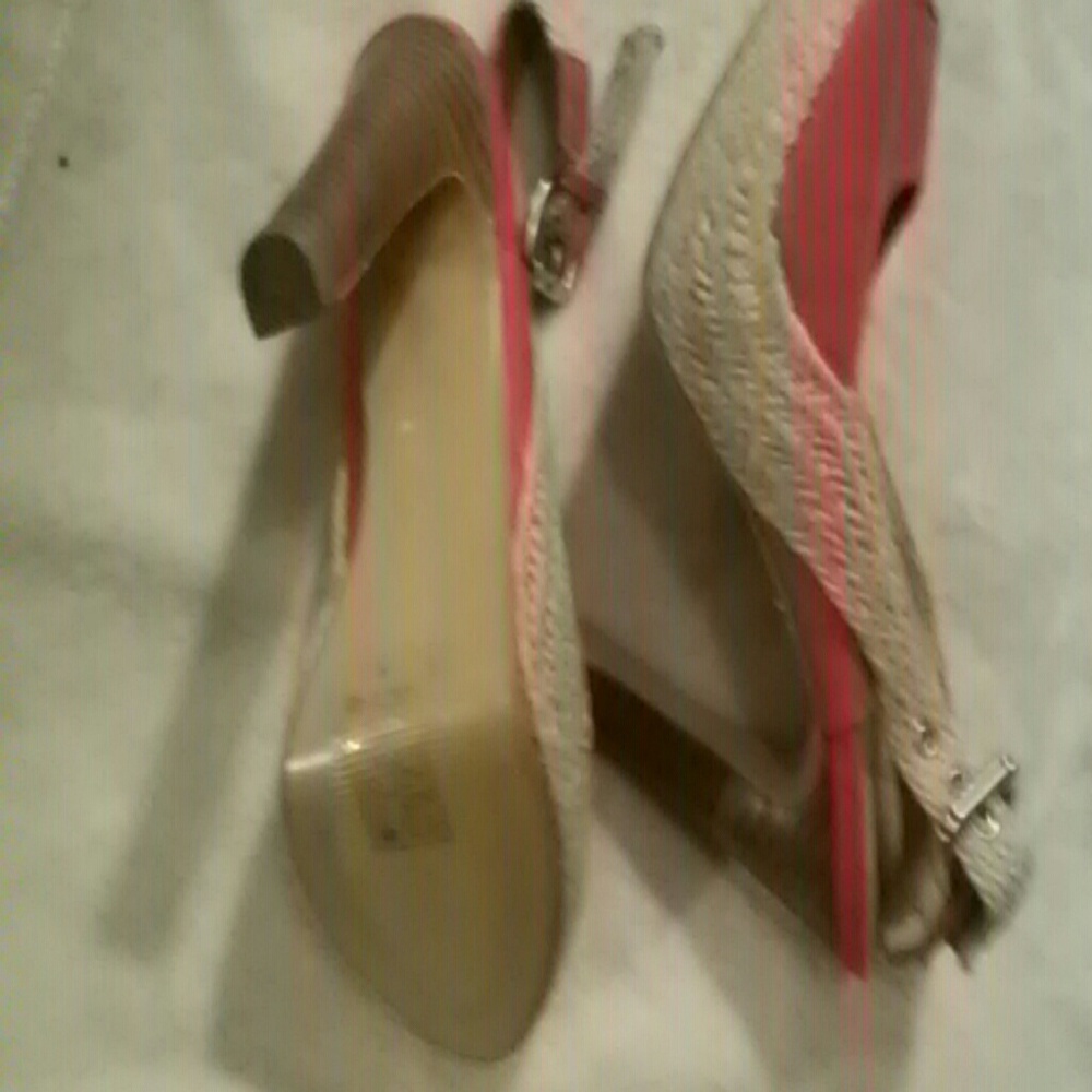 Shoes - Picture 3 of 4